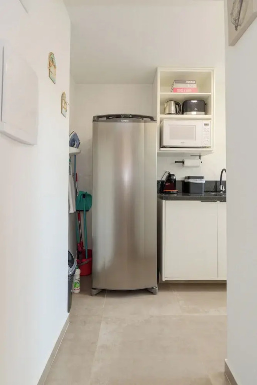 Local 102 Apartment