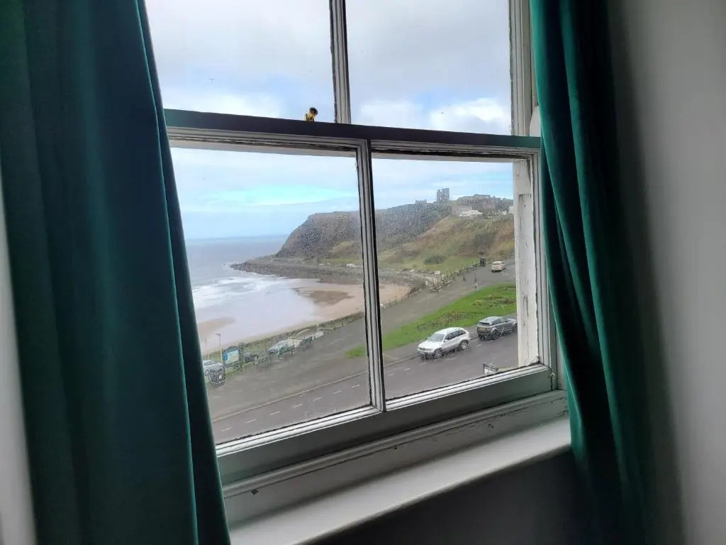 Sea view Penthouse flat 6 with fast WiFi and Free PARKING