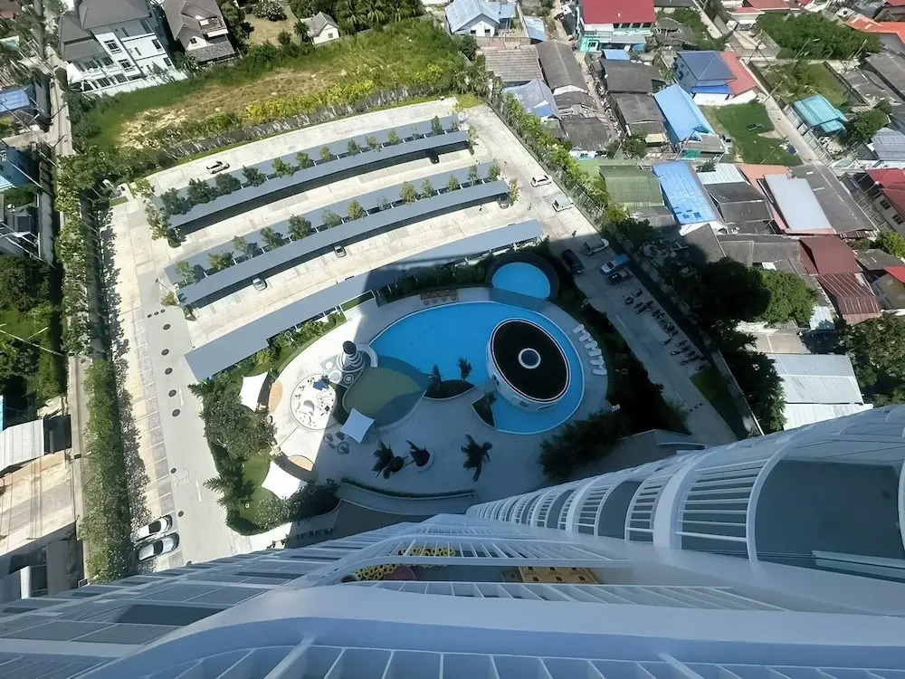 Brand New  1 Bedroom Seaview Condo - BWC