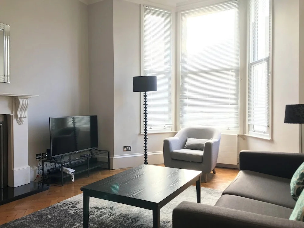 6 Ongar Road By Flying Butler