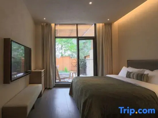 Hailuogou Seven Valleys Source · Snow Mountain Secret Realm Onsen Resort Hotel