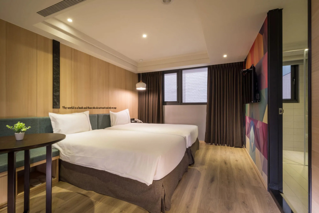 CHECK inn Taichung Wenxin Zhongqing