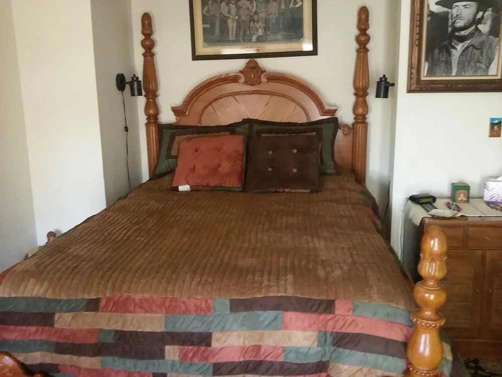 Spurs n Lace Bed & Breakfast Inn
