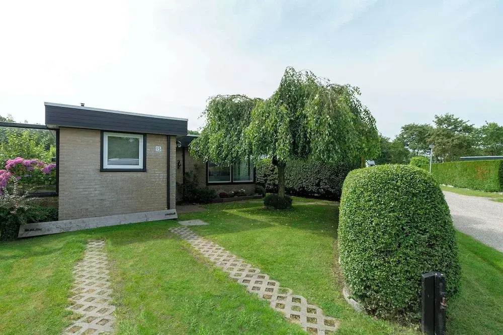 Attractive Bungalow With Modern Furnishings