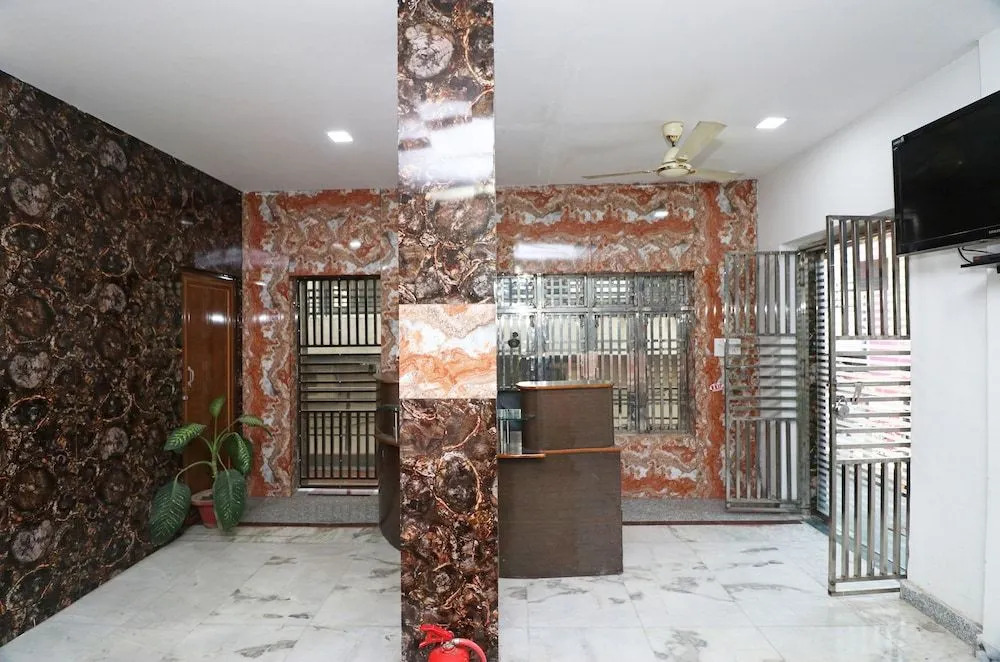 OYO Flagship 23207 Hotel Raj Shree