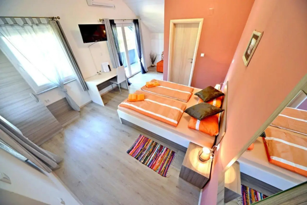 Guest House Rudine