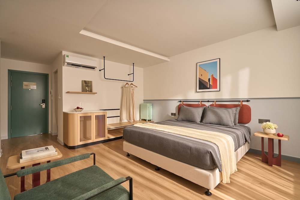 Express by M Village Hoang Viet