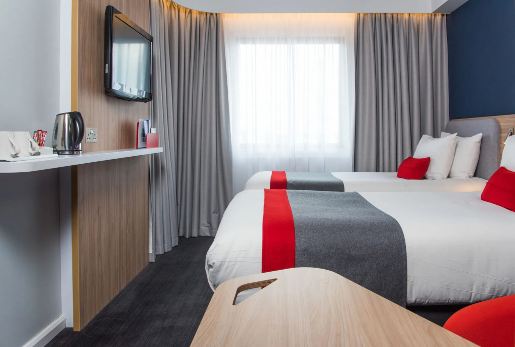 Holiday Inn Express London Luton Airport by IHG