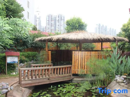 Yunnan Lishui Yunquan Hotel (Yunshida South High-speed Railway Station)