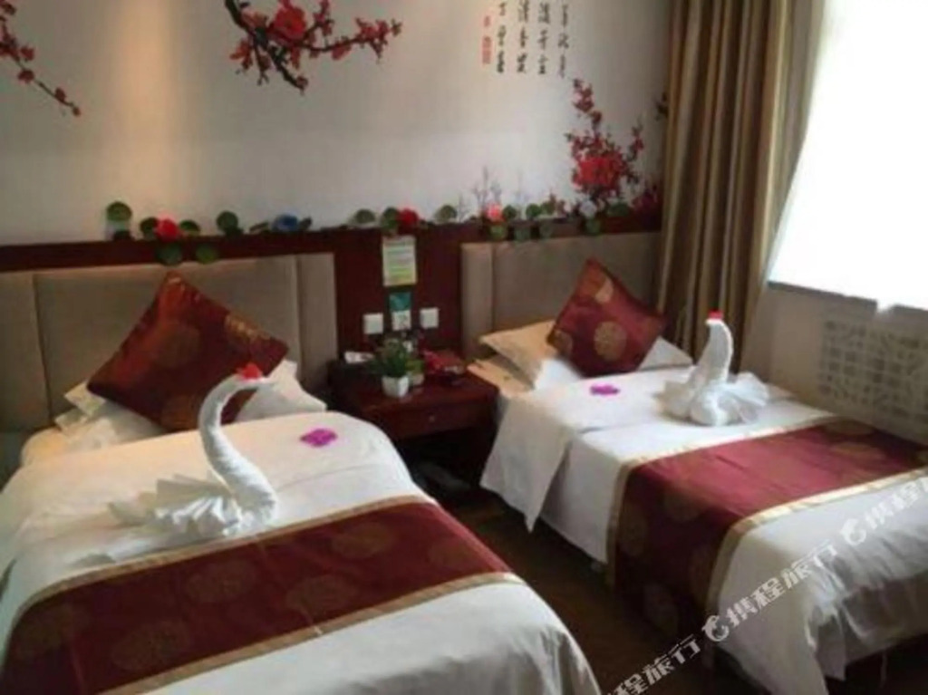 Good Home Hotel (Corps No. 2 Middle School Autonomous Region Party School Branch)