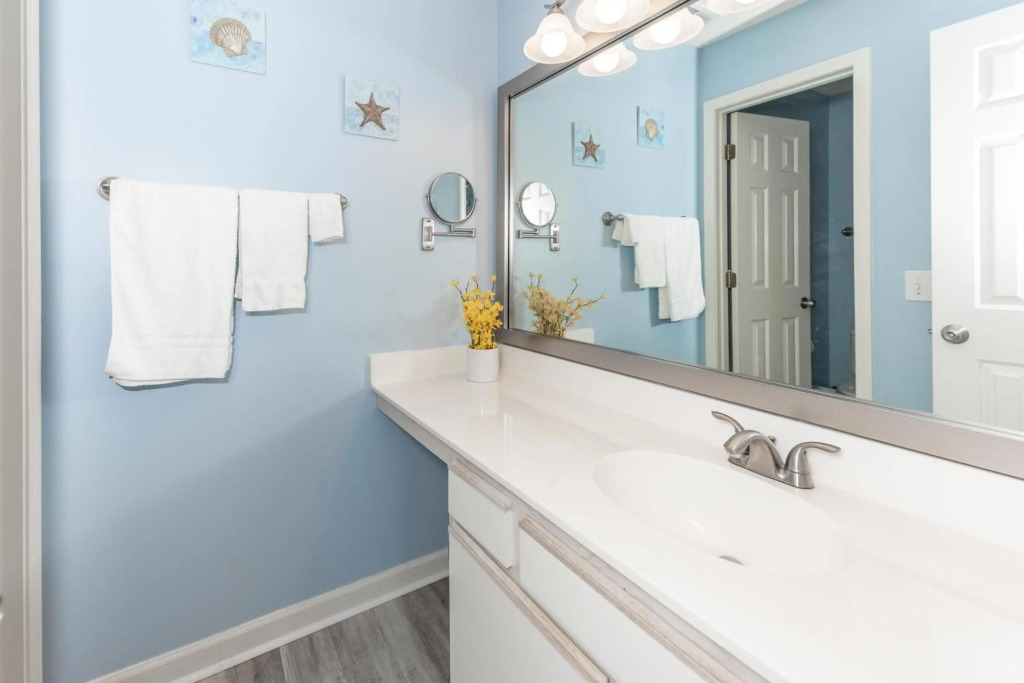 3rd Floor Waterfront Condo Sleeps 6 - 2 bed 2 bath Waterway Village 16G Awesome Views