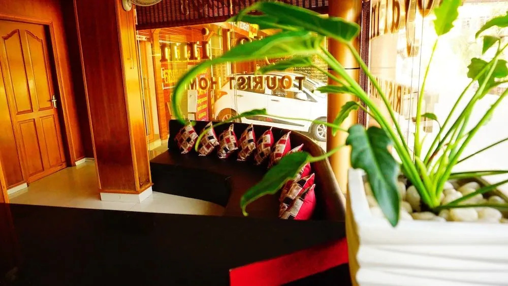 Thayamkery's Royal inn