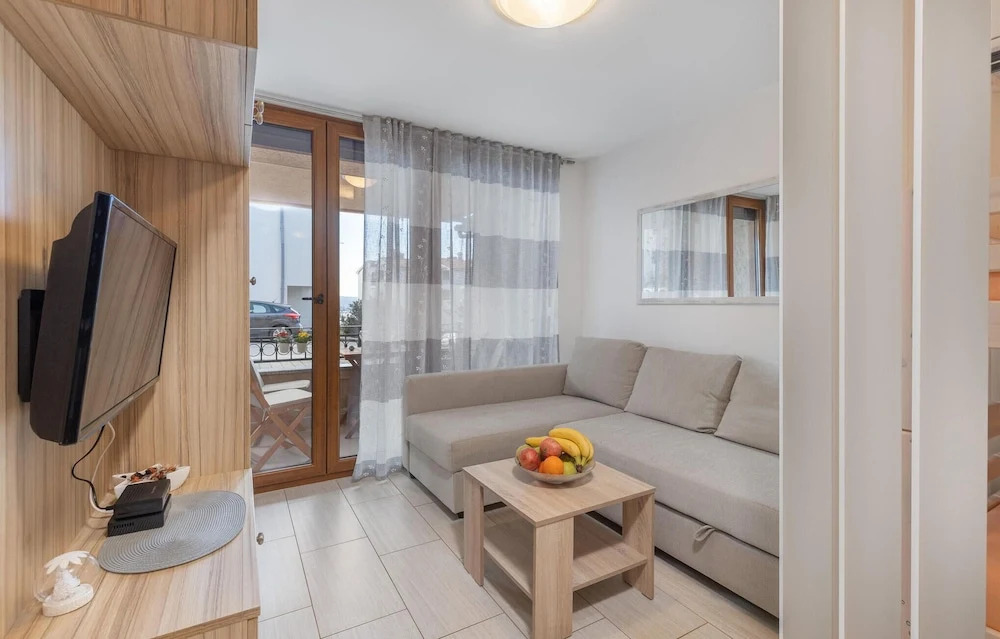 Beautiful Apartment in Crikvenica With Wifi