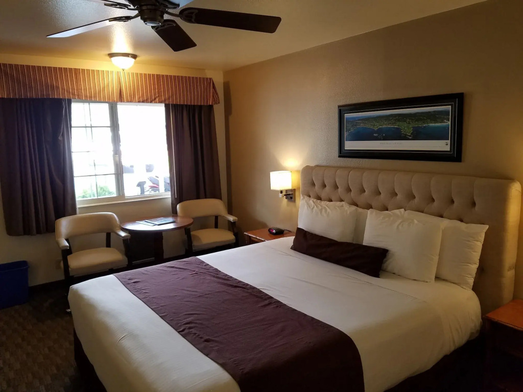 Lone Oak Lodge