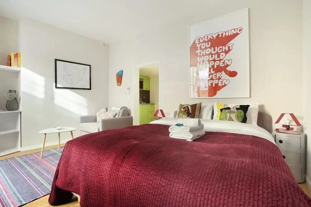 Sublime and new Studio Le Marais / Beaubourg