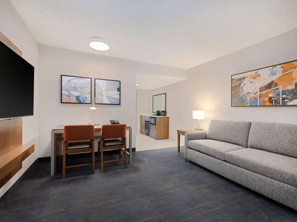 Embassy Suites Chicago - Downtown River North