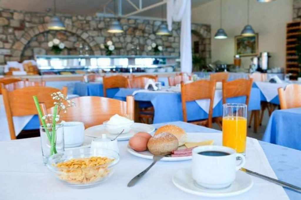 Arya Hotel