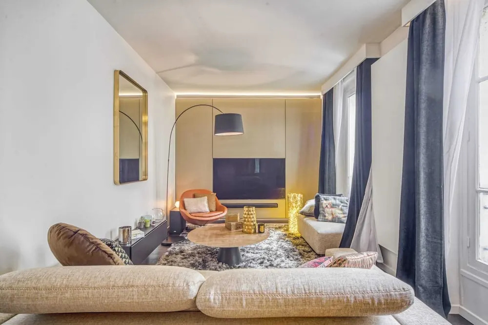 Luxe Apartment Near Père Lachaise Cemetery
