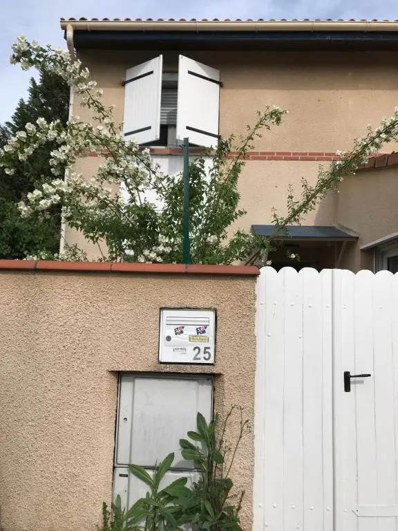 2 CHAMBRES B&B PRÈS DE LAÉROPORT ET DU MEETT