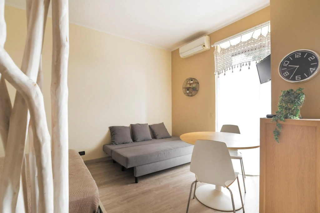 Pasteur Modern Studio with Terrace!