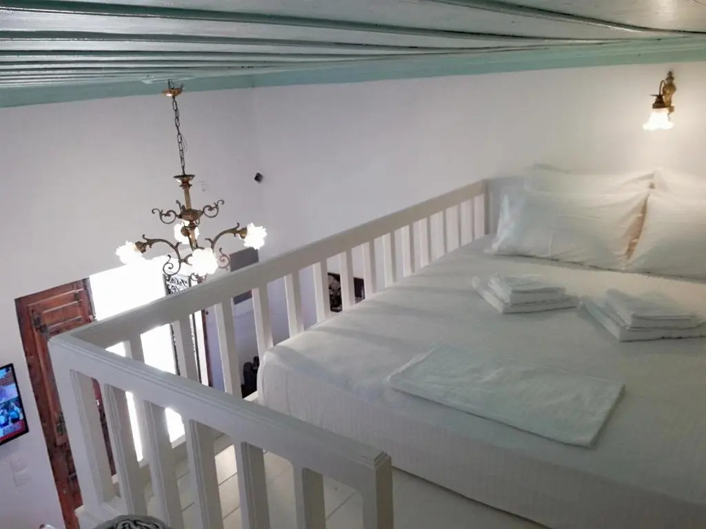 Yalos House