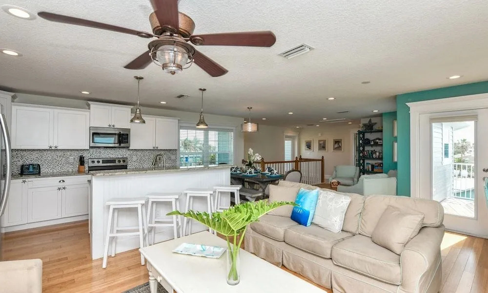 Walk to Bradenton Beach: Gulf-view Home w/ Lanai