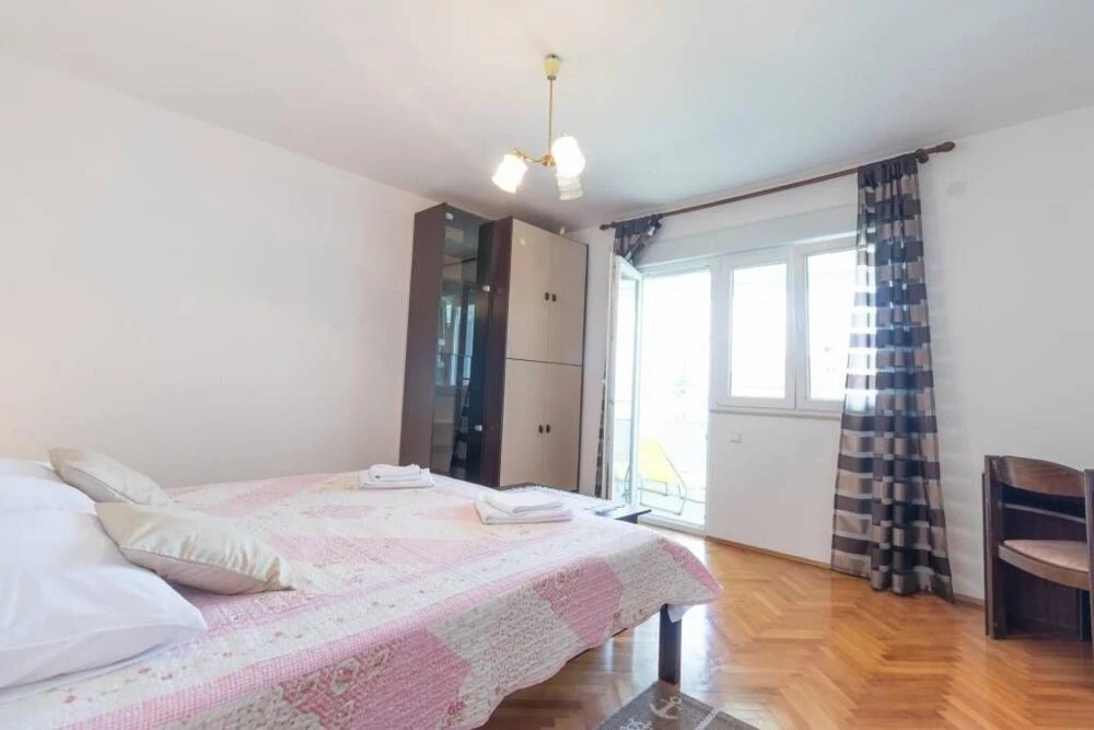 Apartment Buto A4 pax