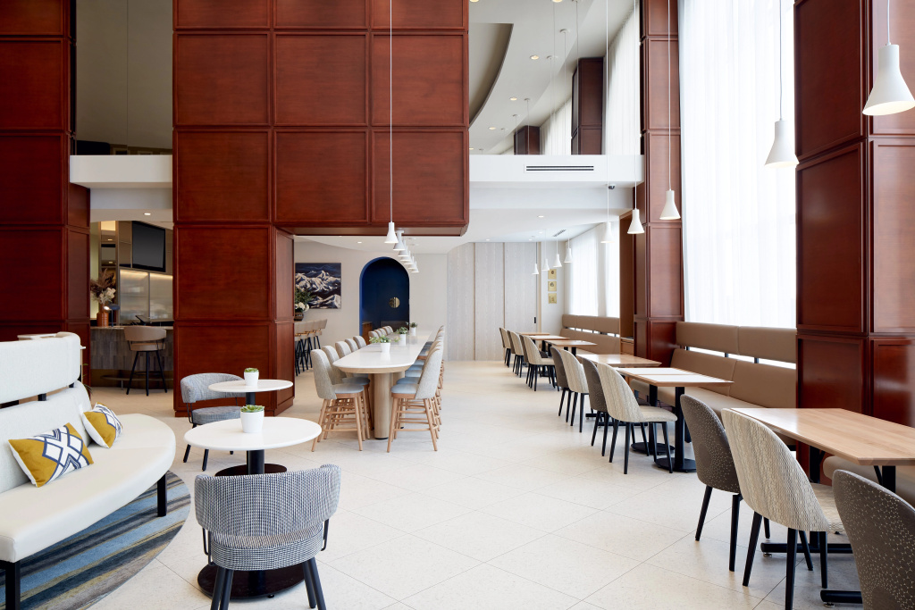 Holiday Inn & Suites Montreal Airport by IHG