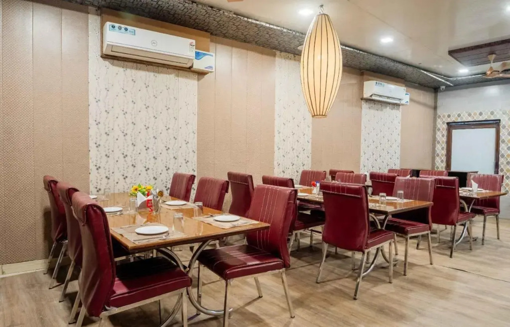 Hotal Paradise Palace Inn (Highway Hotel)