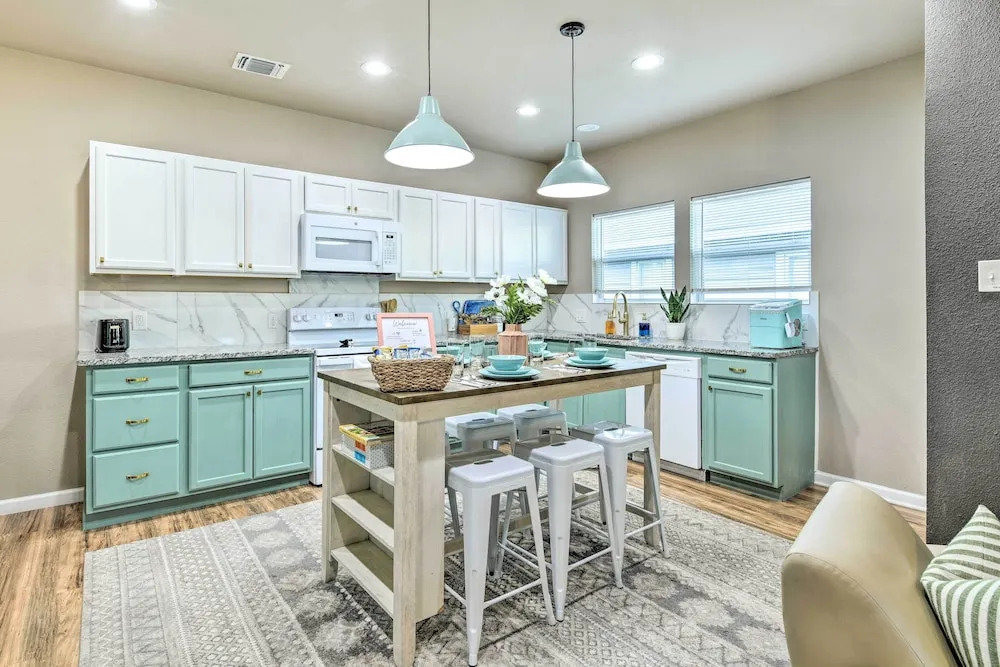 Charming San Antonio Home ~ 4 Mi to Downtown
