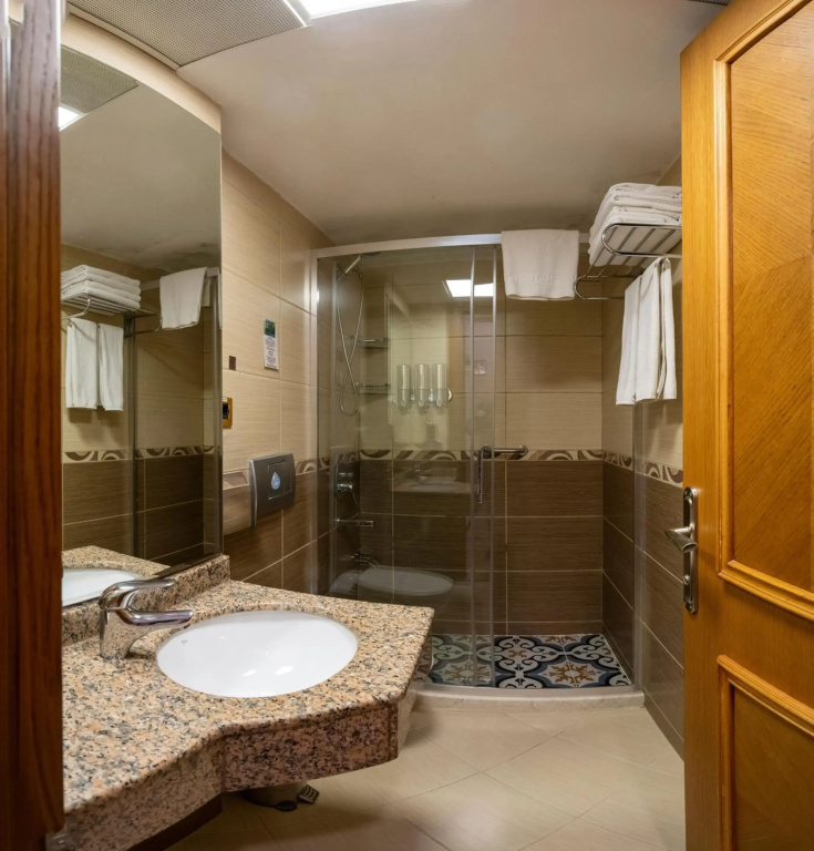 Отель Landmark Grand Hotel