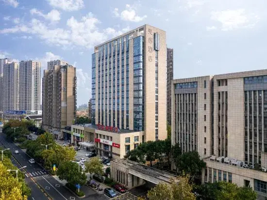 MERCURE Yixing Wanda Plaza