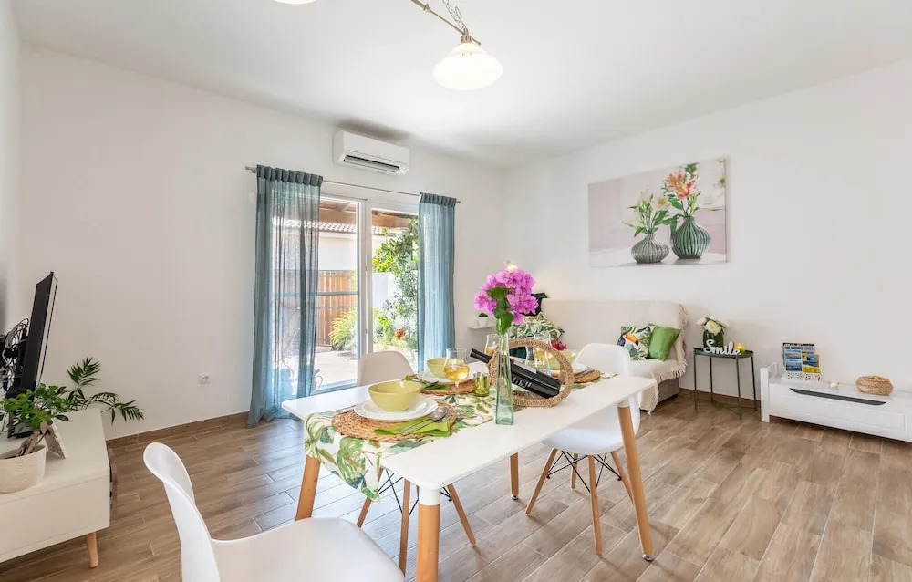 Nice Apartment in Milna With 1 Bedrooms and Wifi