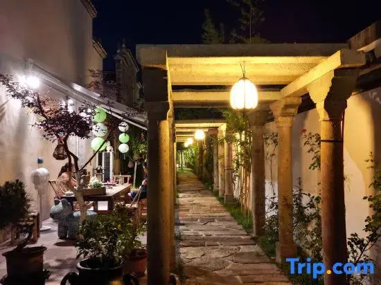 Guizhifang Private Hot Spring Vacation Apartment (Guantang Hot Spring Resort)