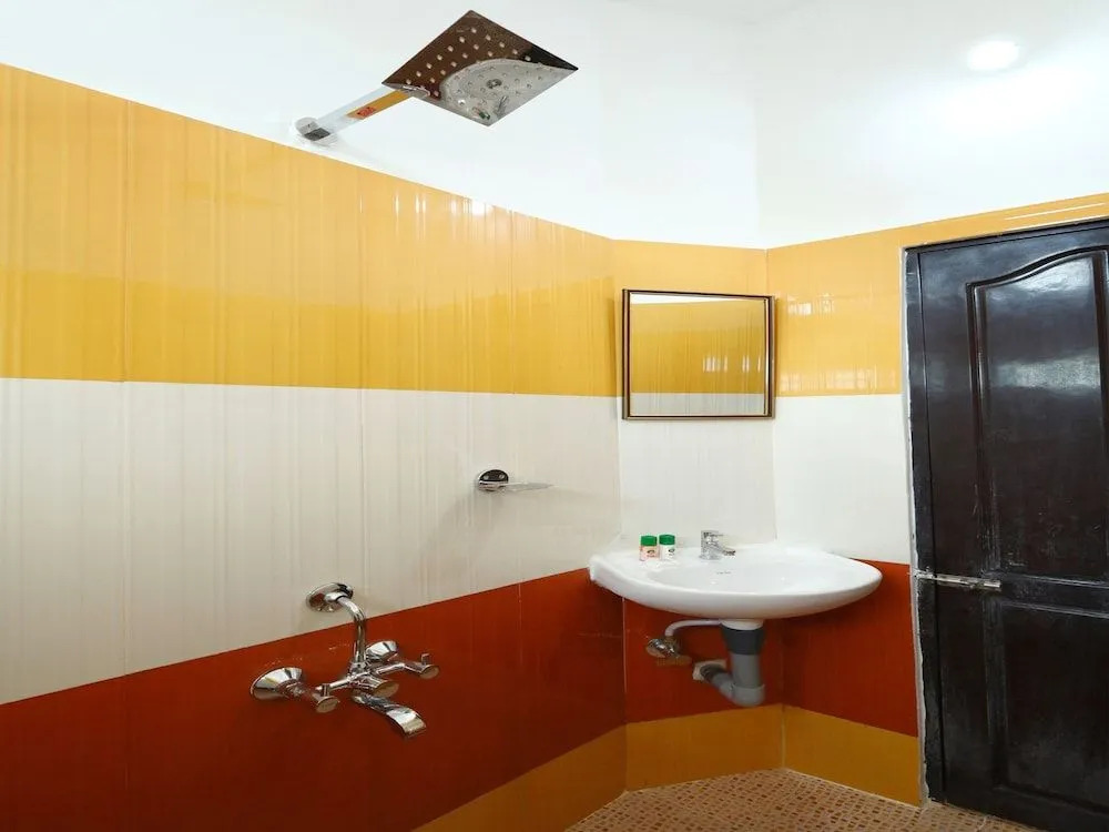 Townhouse Infopark Kochi Malabar Plaza Residency
