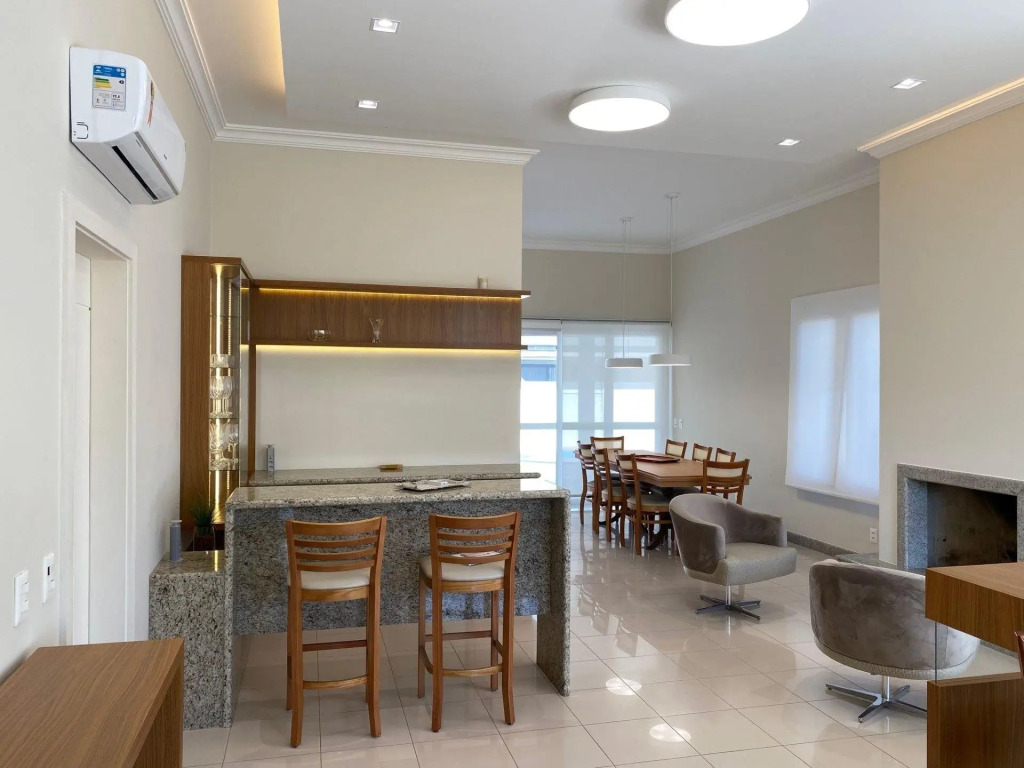 Casa Térrea 3 Suítes Piscina Jurere Internacional