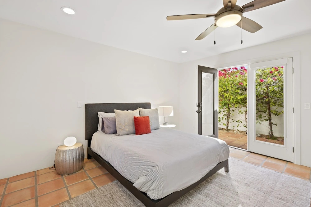 Charming Spanish Colonial A Chic Retreat for 4!
