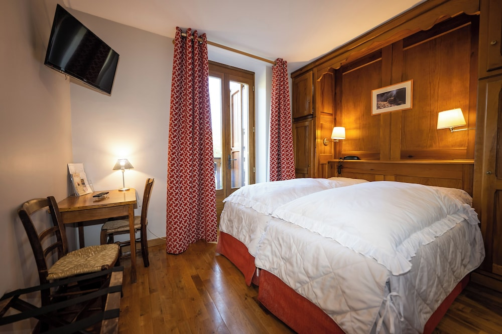Hotel Restaurant de charme La Lozerette - Proche Florac