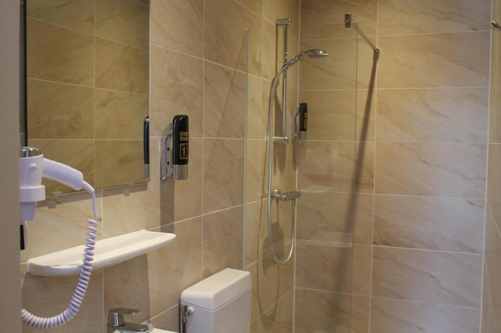 Aston City Hotel