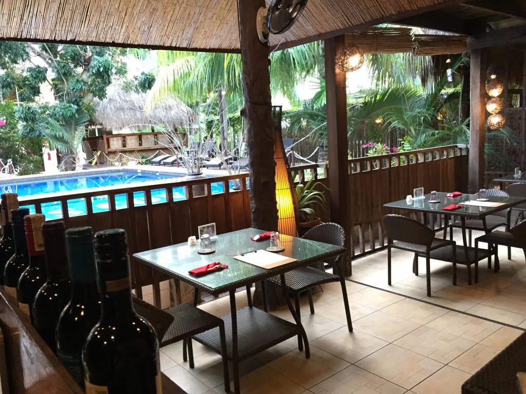 Palms Cove Resort