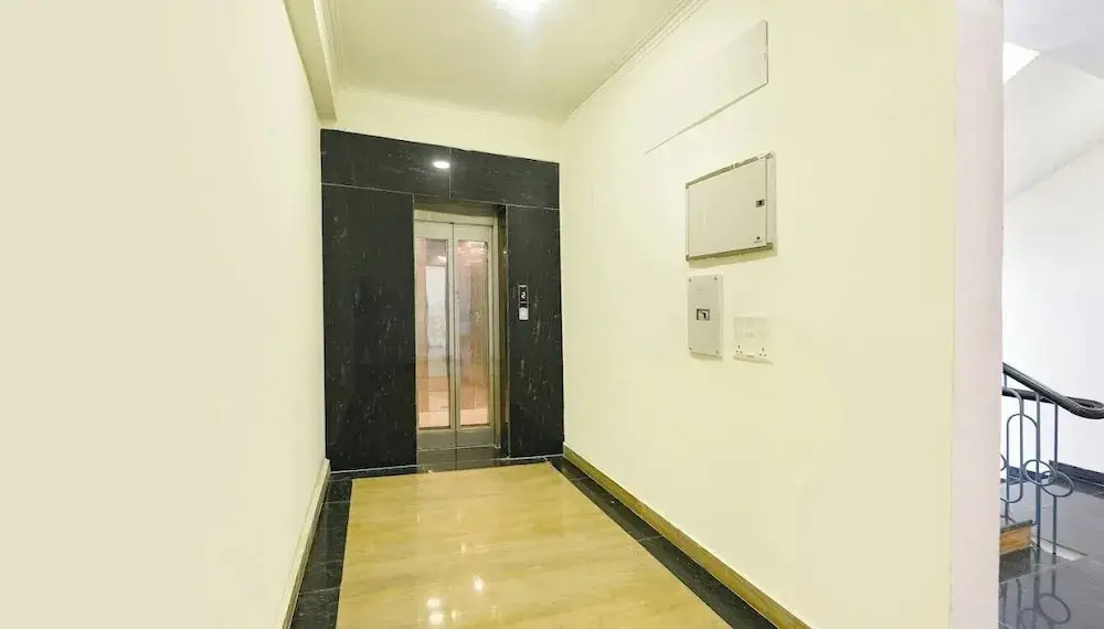 Hotel Golden Petals