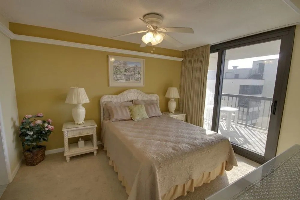 Sea Watch 1417 - 2 Br Condo