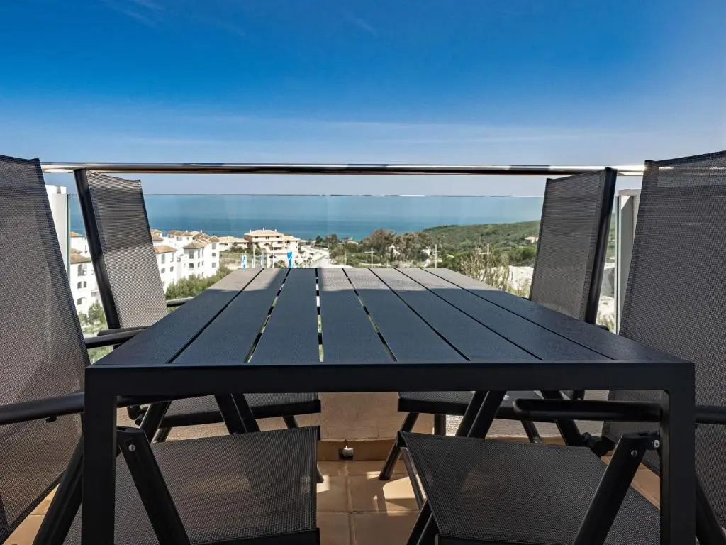 Small Oasis 2366 Sea View