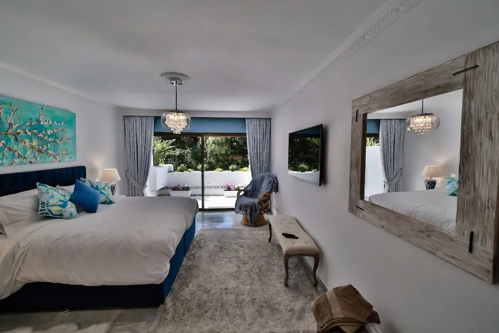Luxury Apartment On The Golden Mile