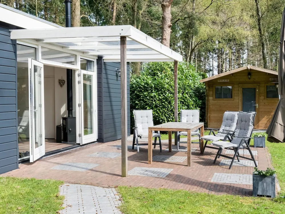 Secluded Bungalow in Laag-soeren With Garden