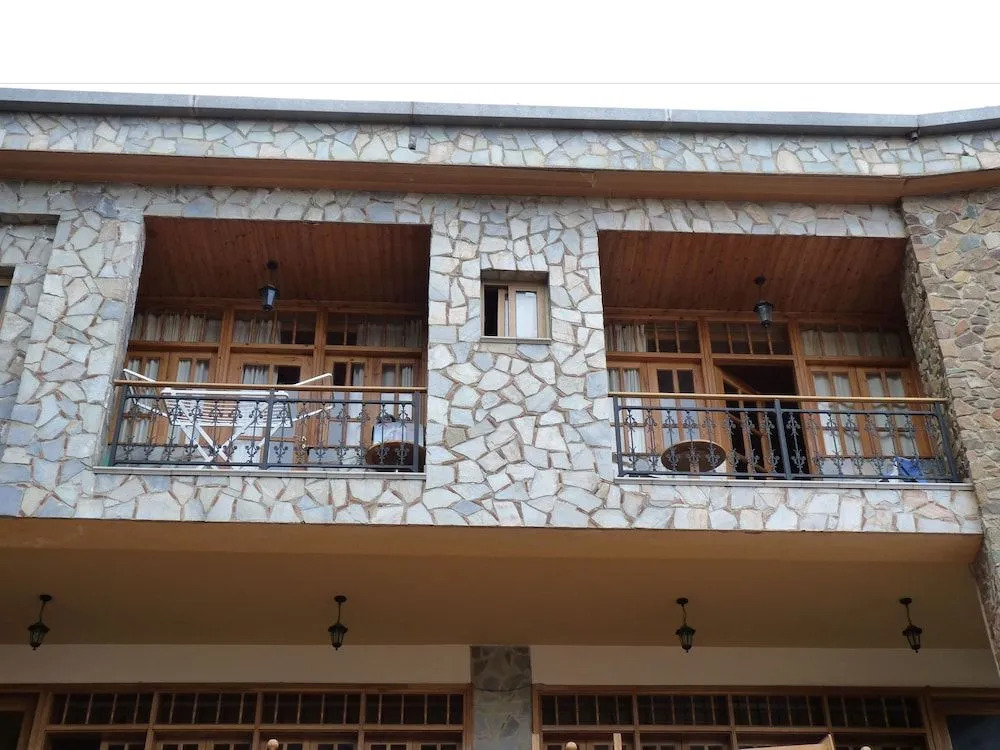 Mountain Rose Hotel & Restaurant