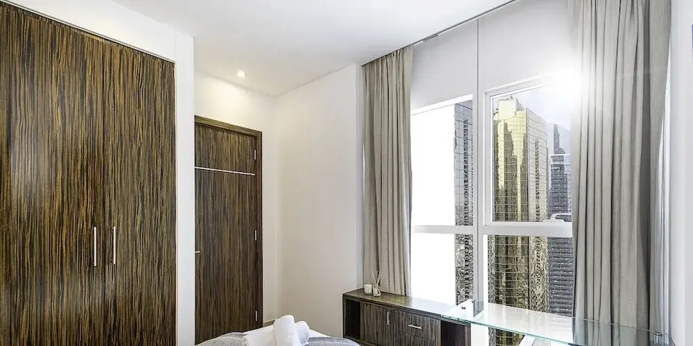 LUX  The Bonnington JLT Suite 2