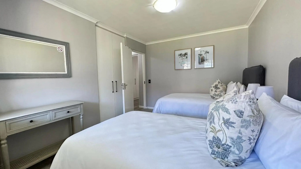 The Paper Fig House - greenpoint mews 17