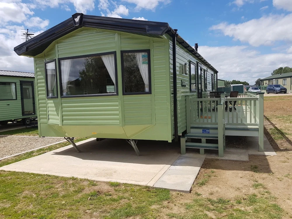 Caravan - Sleeps6-Pet friendly-Parking Available
