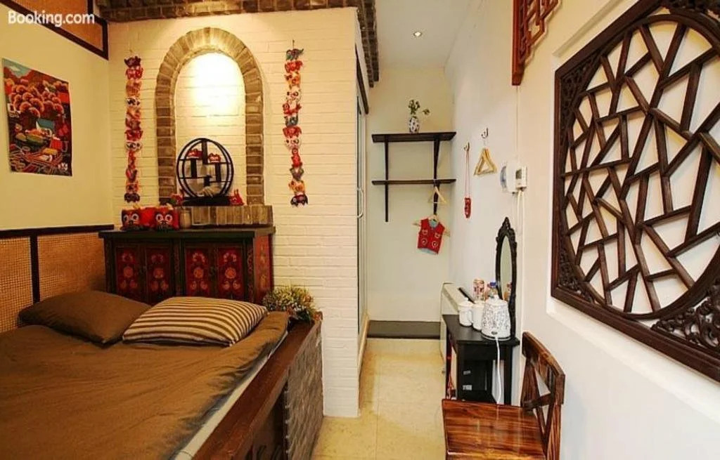Apricot Courtyard Inn
